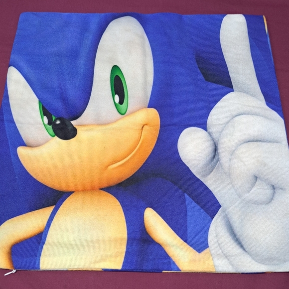 Sonic The Hedgehog Square Pillowcase - Picture 1 of 3